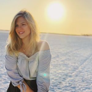 Meet your Posher, Becca